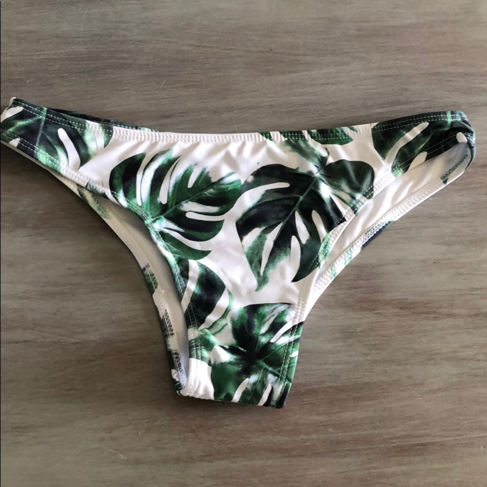 NWOT bathing suit bottoms from Zaful.